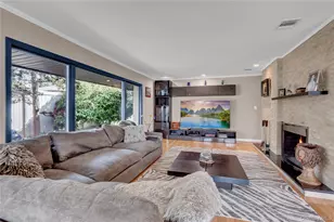 14 Regent Pl, Roslyn, NY 11576 - Photo 6