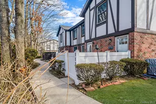 113 Birchwood Rd, Medford, NY 11763 - Photo 2