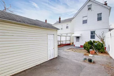 9031 204th Street, Hollis, NY 11423 - Photo 20