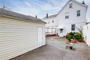 90-31 204th St, Hollis, NY 11423 - Photo 20