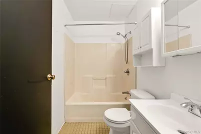 1424 Astoria Boulevard #6, Astoria, NY 11102 - Photo 6