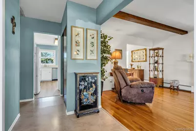 2 Nancy Court, Glen Cove, NY 11542 - Photo 6