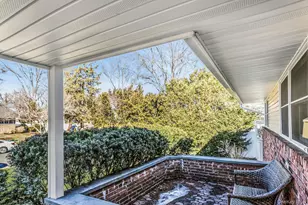 2 Nancy Ct, Glen Cove, NY 11542 - Photo 4