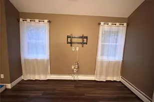 33 Bass Ct, Manorville, NY 11949 - Photo 8