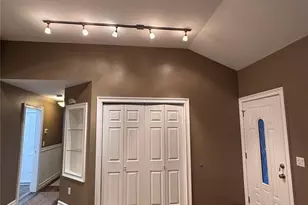 33 Bass Ct, Manorville, NY 11949 - Photo 6