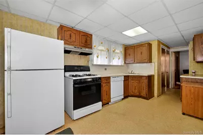 3512 Utopia Parkway, Flushing, NY 11358 - Photo 12