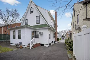 35-12 Utopia Pkwy, Flushing, NY 11358 - Photo 26