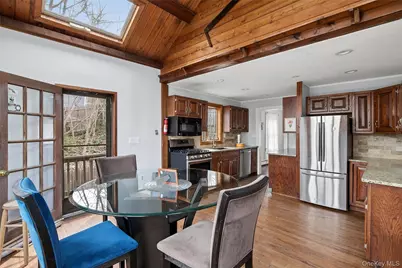 7 Hazelwood Place, Huntington, NY 11743 - Photo 6