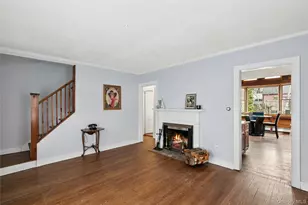 7 Hazelwood Pl, Huntington, NY 11743 - Photo 2