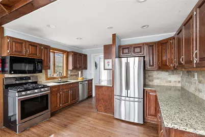 7 Hazelwood Place, Huntington, NY 11743 - Photo 8