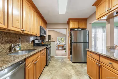 59 Pembrook Drive, Mineola, NY 11501 - Photo 6