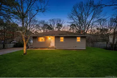 350 Brookhaven Avenue, Riverhead, NY 11901 - Photo 2