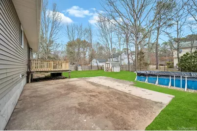 350 Brookhaven Avenue, Riverhead, NY 11901 - Photo 22