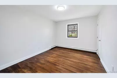 350 Brookhaven Avenue, Riverhead, NY 11901 - Photo 12