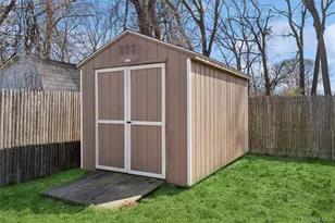 42 Pinetop Dr, Shirley, NY 11967 - Photo 16