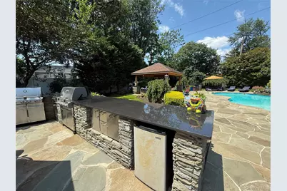 14 Townsend Place, Syosset, NY 11791 - Photo 28