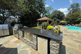 14 Townsend Pl, Syosset, NY 11791 - Photo 28