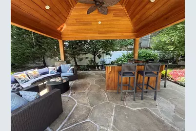 14 Townsend Place, Syosset, NY 11791 - Photo 22
