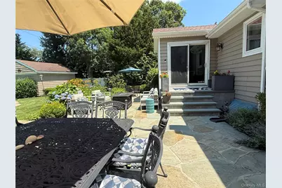 14 Townsend Place, Syosset, NY 11791 - Photo 34
