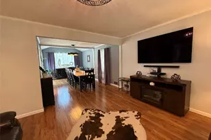 14 Townsend Pl, Syosset, NY 11791 - Photo 12