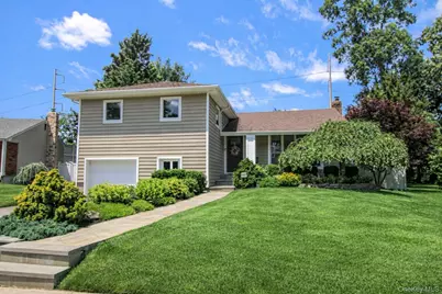 14 Townsend Place, Syosset, NY 11791 - Photo 2