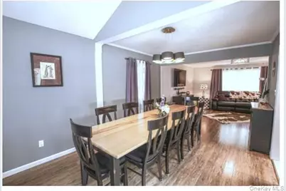 14 Townsend Place, Syosset, NY 11791 - Photo 10