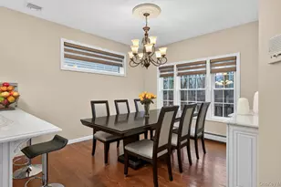 9 Oxford Court, Wheatley Heights, NY 11798 - Photo 8