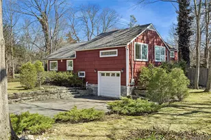 14 Suydam Dr, Melville, NY 11747 - Photo 2