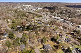 14 Suydam Dr, Melville, NY 11747 - Photo 24