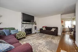 18 Cambridge Dr, Babylon, NY 11702 - Photo 2