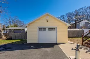 19 Milburn Rd, Sound Beach, NY 11789 - Photo 40