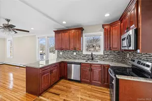 19 Milburn Rd, Sound Beach, NY 11789 - Photo 14