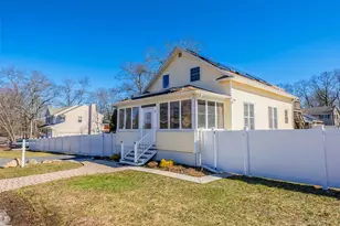 19 Milburn Rd, Sound Beach, NY 11789 - Photo 2