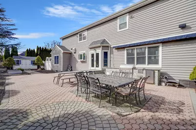 8 Kimberly Court, Manorville, NY 11949 - Photo 34