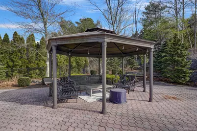 8 Kimberly Court, Manorville, NY 11949 - Photo 38