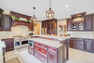 8 Kimberly Court, Manorville, NY 11949 - Photo 6