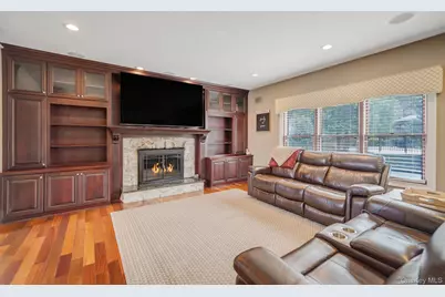 8 Kimberly Court, Manorville, NY 11949 - Photo 10