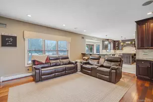 8 Kimberly Ct, Manorville, NY 11949 - Photo 12