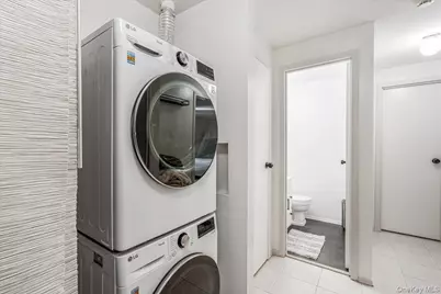 199 Skyline Drive, Coram, NY 11727 - Photo 18