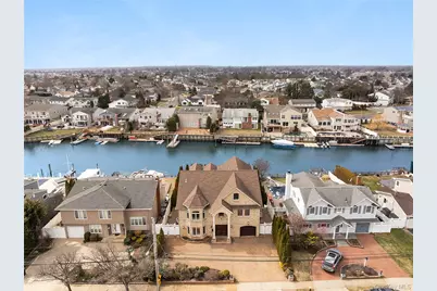 2904 Riverside Drive, Wantagh, NY 11793 - Photo 2