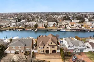 2904 Riverside Dr, Wantagh, NY 11793 - Photo 2