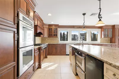 2904 Riverside Drive, Wantagh, NY 11793 - Photo 8