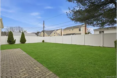 3937 Kingsberry Road, Seaford, NY 11783 - Photo 32