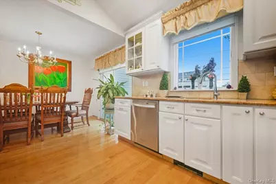 3937 Kingsberry Road, Seaford, NY 11783 - Photo 18