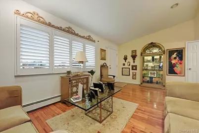 3937 Kingsberry Road, Seaford, NY 11783 - Photo 6