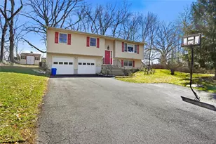 6A Carrie Ln, Nanuet, NY 10954 - Photo 2