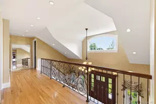2 Shore Dr, Manhasset, NY 11030 - Photo 22