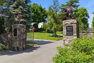 2 Shore Dr, Manhasset, NY 11030 - Photo 2