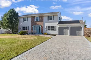 11 Dennard Rd, Hauppauge, NY 11788 - Photo 2