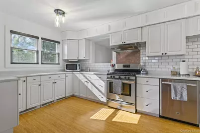 11 Dennard Road, Hauppauge, NY 11788 - Photo 4